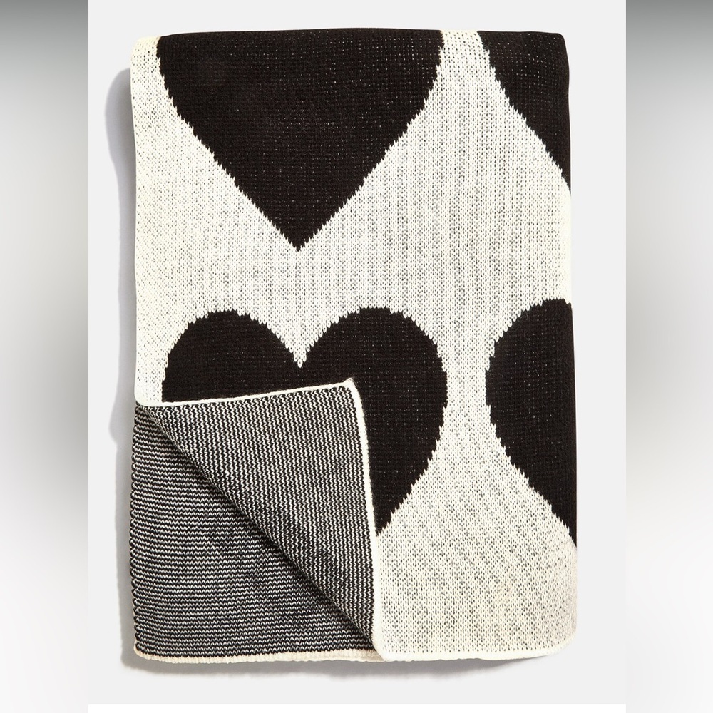 Baublebar Black Cream Wrapped In Love Custom Heart Blanket Letter B